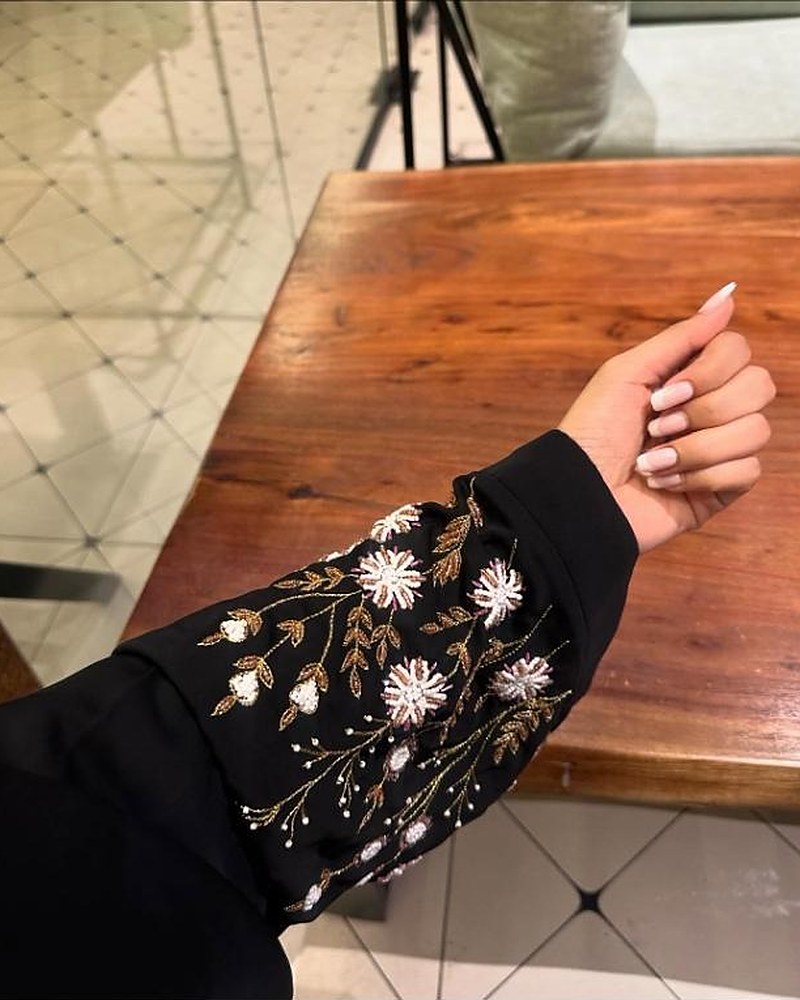 Blossom Sleeve Abaya